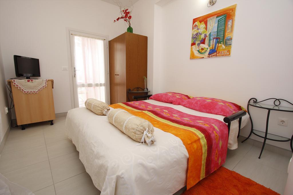 Apartments Delfin Tučepi Kamer foto
