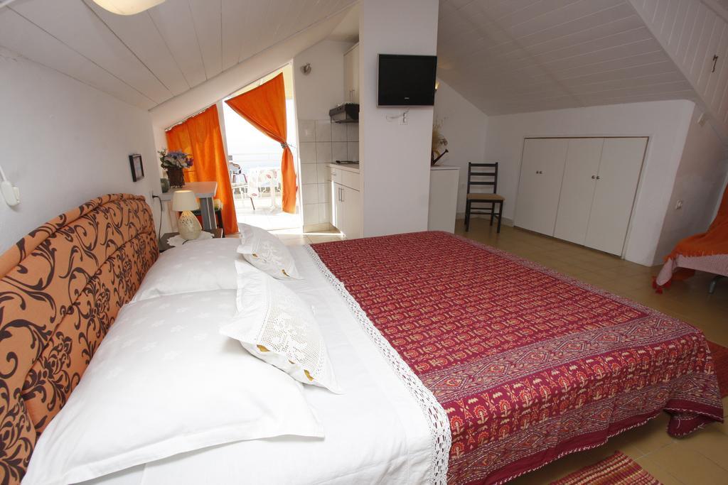 Apartments Delfin Tučepi Kamer foto