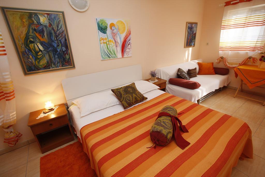 Apartments Delfin Tučepi Kamer foto