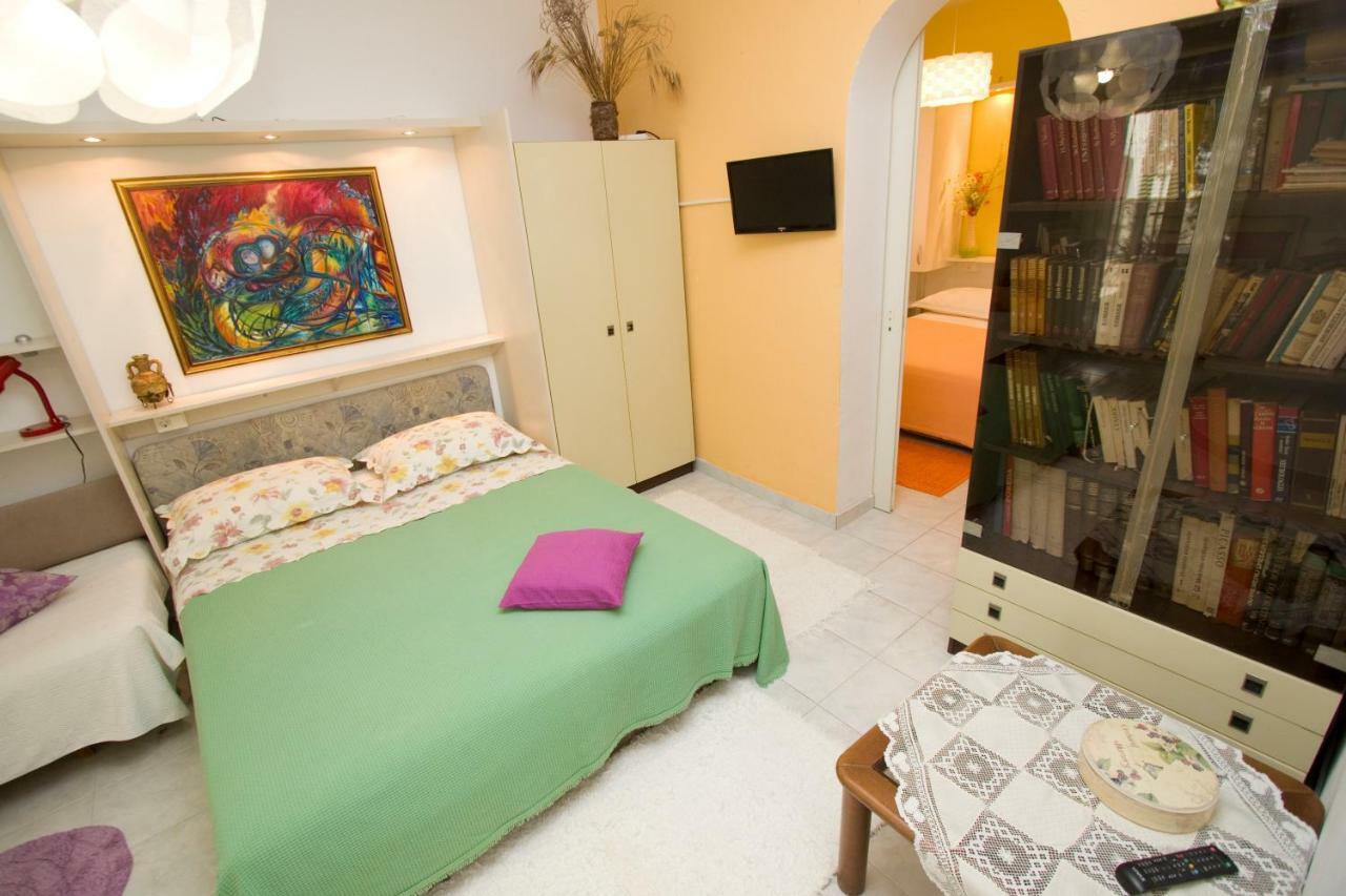 Apartments Delfin Tučepi Buitenkant foto