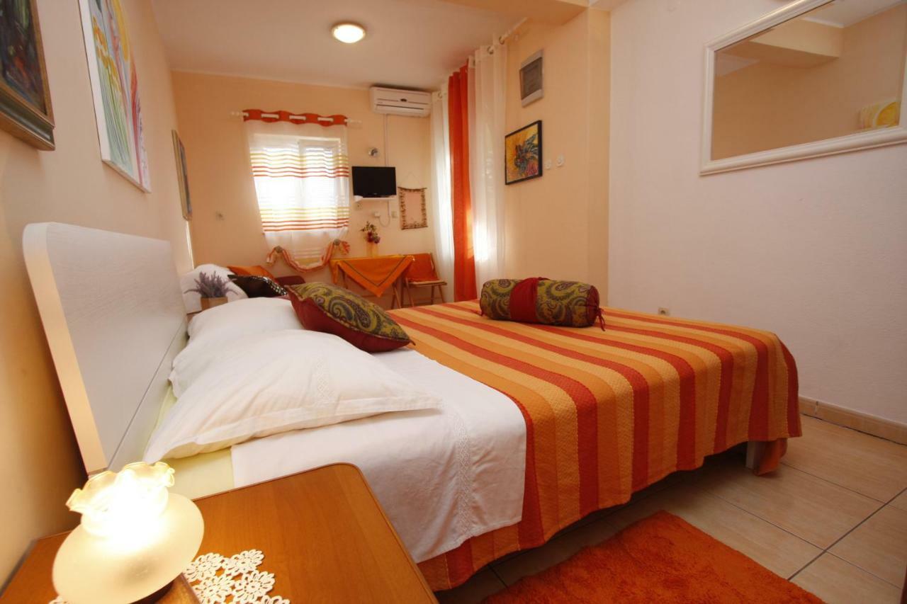 Apartments Delfin Tučepi Buitenkant foto