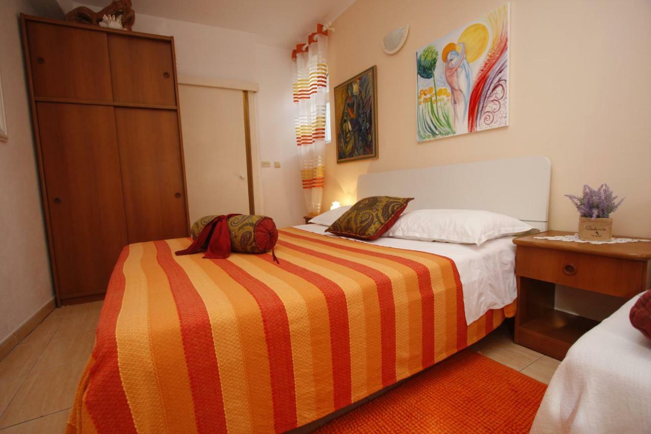 Apartments Delfin Tučepi Buitenkant foto